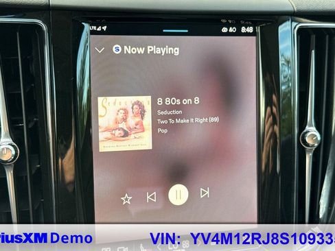 Used 2025 Volvo XC60 B5 Core image 39