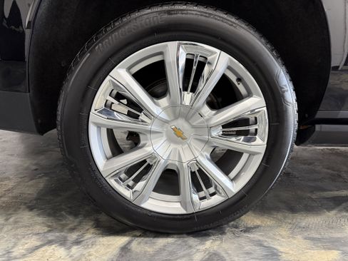Used 2021 Chevrolet Suburban High Country AWD/4WD image 37