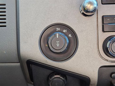 Used 2011 Ford F350 XLT w/ FX4 4X4 Off-Road Pkg image 28