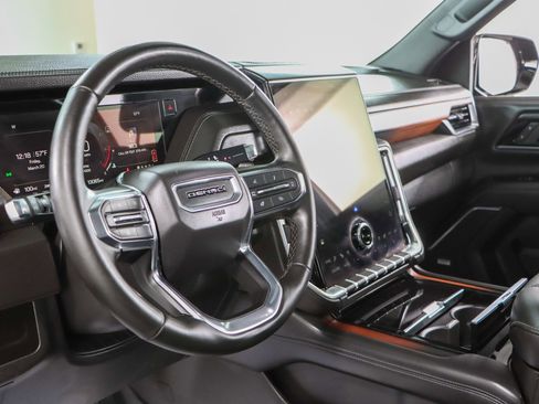 Used 2025 GMC Yukon Denali w/ Sun & Power Step Package image 26