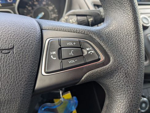 Used 2017 Ford Focus SE FWD image 20