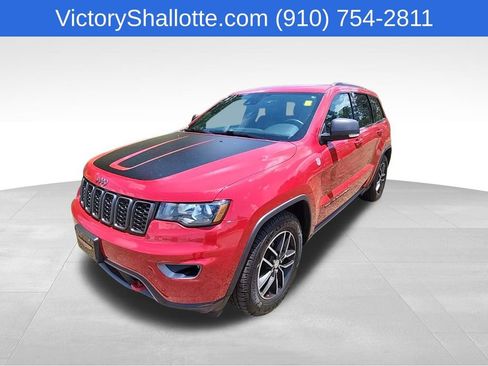 Used 2018 Jeep Grand Cherokee Trailhawk AWD/4WD image 16