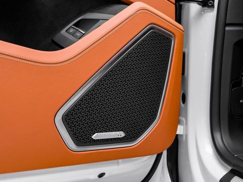 Used 2025 Lamborghini Urus SE image 51