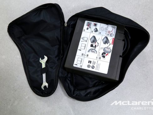 Used 2020 Lamborghini Huracan EVO image 23