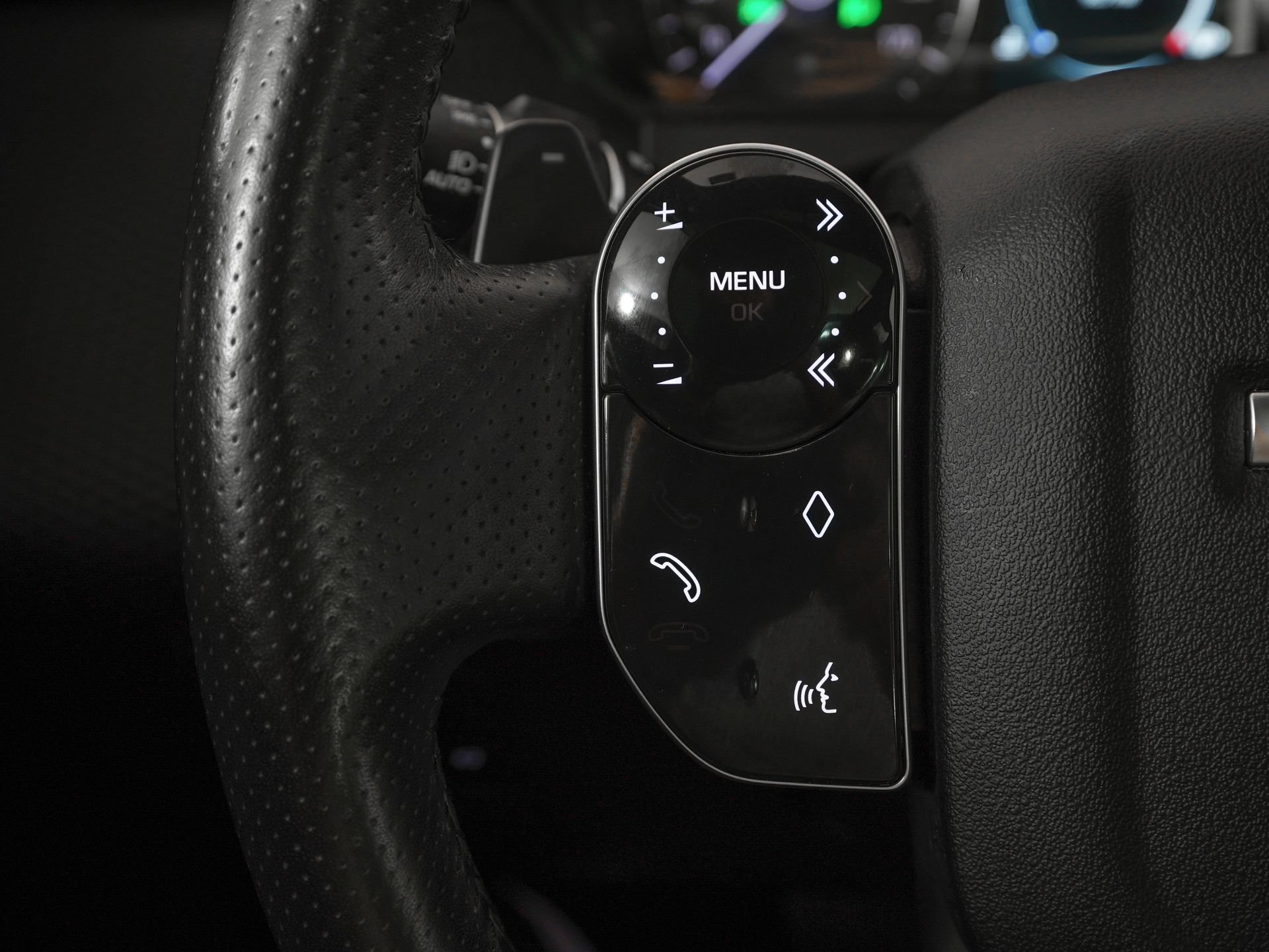 Used 2019 Land Rover Range Rover Velar S AWD/4WD image 20