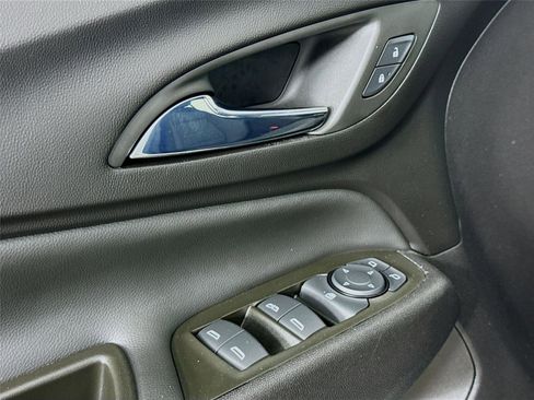 Used 2024 Chevrolet Equinox LT image 17