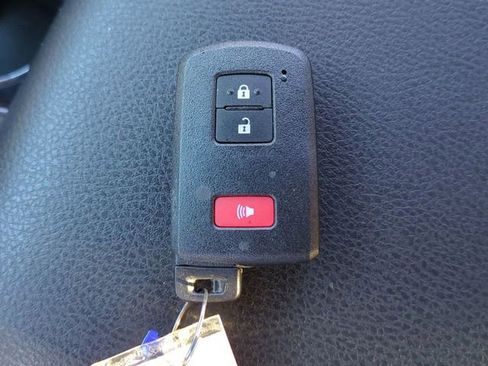 Used 2019 Toyota Tacoma TRD Off-Road image 28