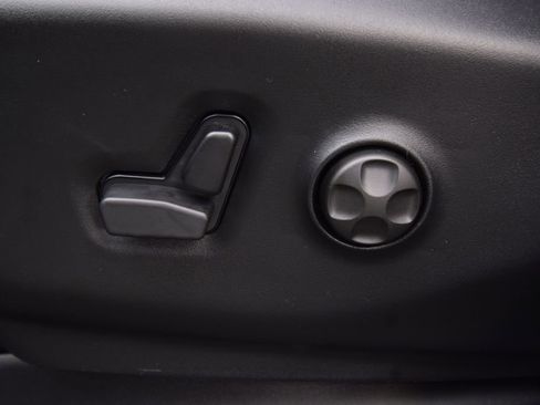 New 2026 Chrysler Pacifica Limited image 35