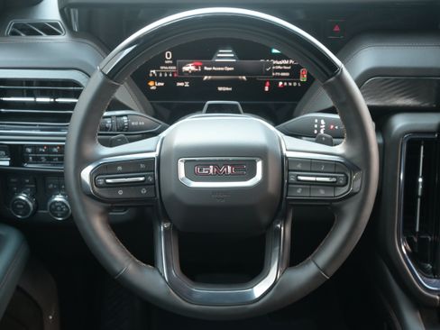 Used 2026 GMC Yukon AT4 AWD/4WD image 17