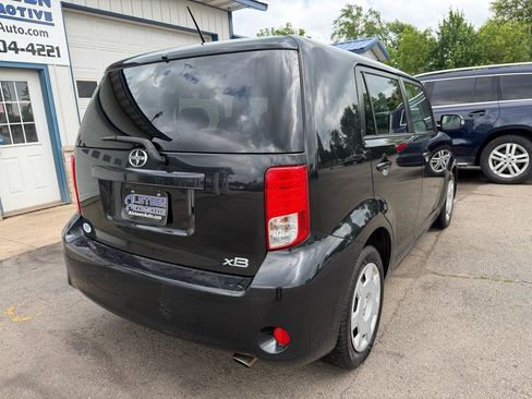 Used 2012 Scion xB FWD image 3