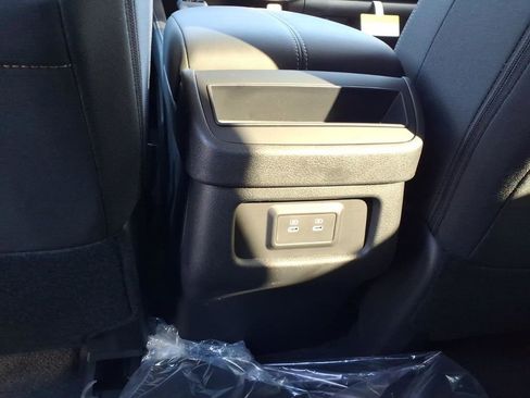 New 2026 Nissan Pathfinder SV image 28