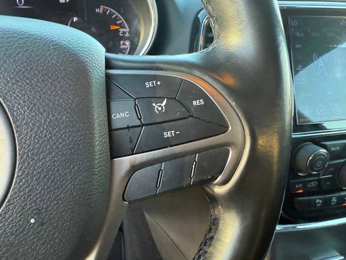 Used 2020 Jeep Grand Cherokee Altitude image 15