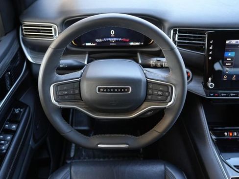 Used 2024 Jeep Wagoneer L Series II w/ Flexible Seating Group image 11