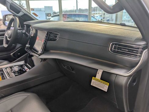 New 2026 Jeep Grand Wagoneer Limited w/ Premium Group II AWD/4WD image 19