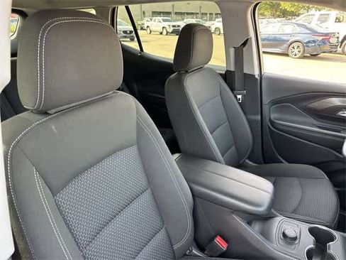 Used 2024 GMC Terrain SLE image 16