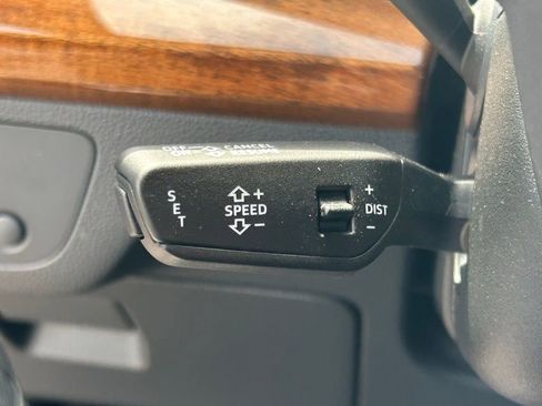 Used 2024 Audi Q5 e Premium Plus w/ Premium Plus Package image 18