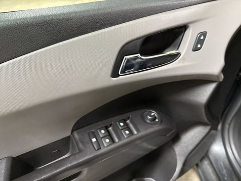 Used 2014 Chevrolet Sonic LT FWD image 19