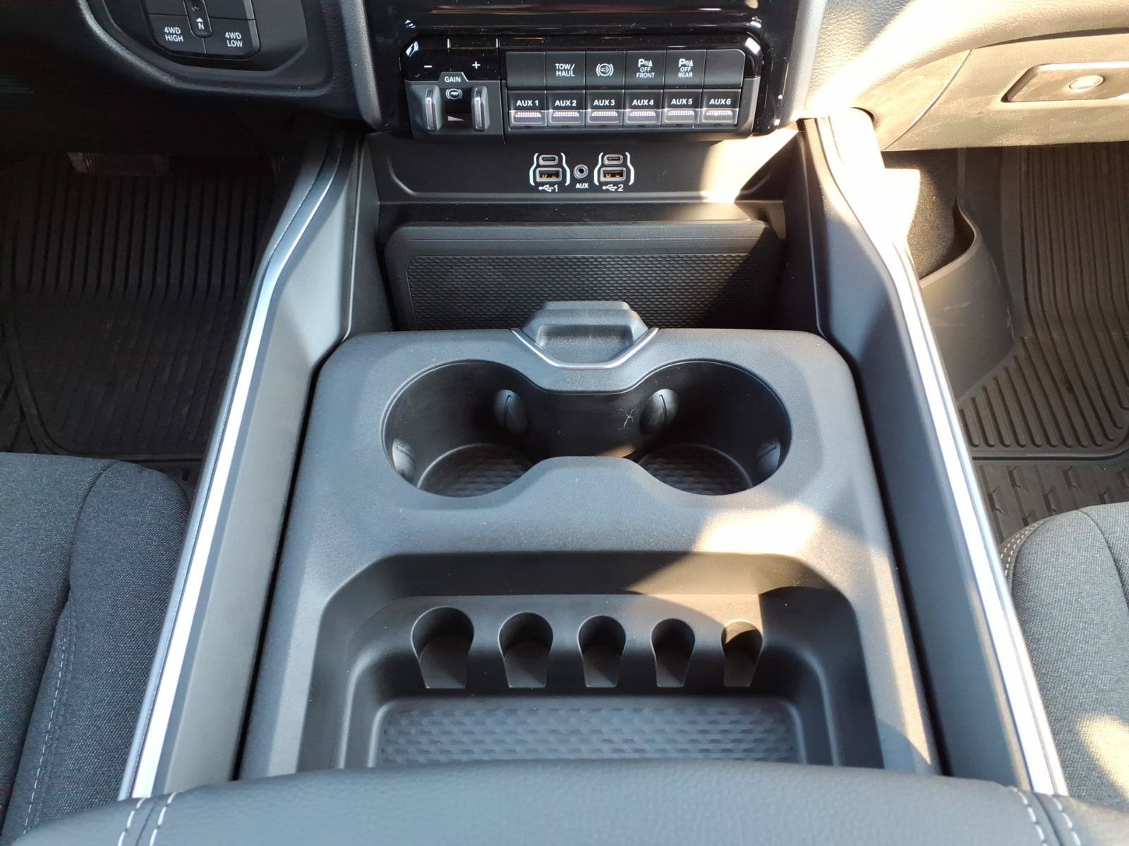 New 2027 RAM 3500 Big Horn AWD/4WD image 25