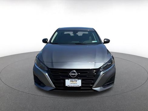 Used 2025 Nissan Altima 2.5 SV FWD image 4