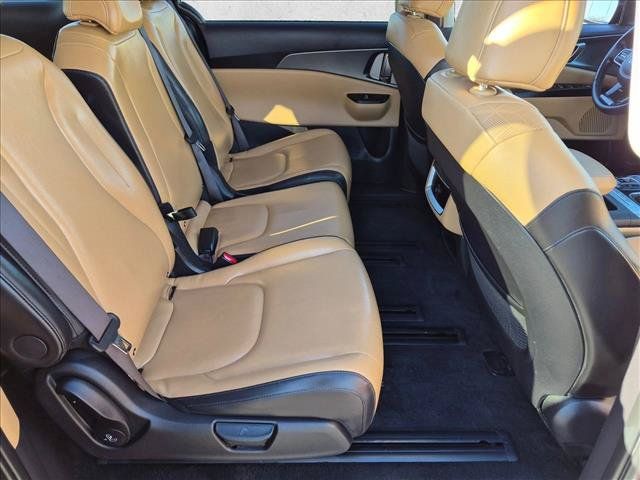 Used 2024 Kia Carnival LX FWD image 26