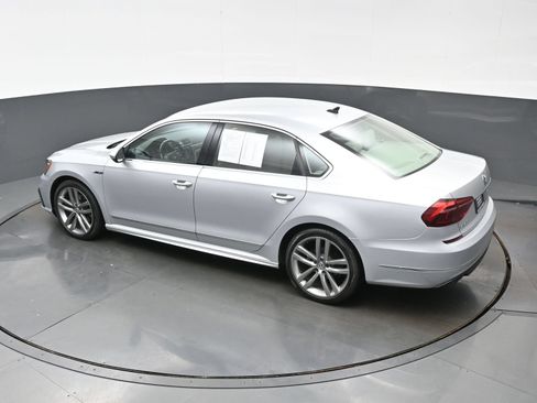 Used 2017 Volkswagen Passat 1.8T R-Line FWD image 33