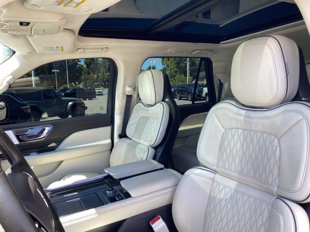 Used 2023 Lincoln Navigator Black Label AWD/4WD image 13