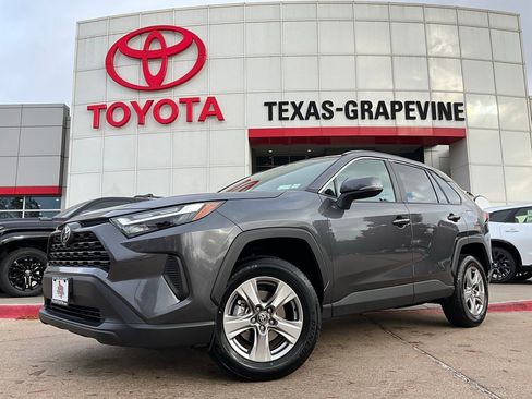 Used 2025 Toyota RAV4 XLE image 2