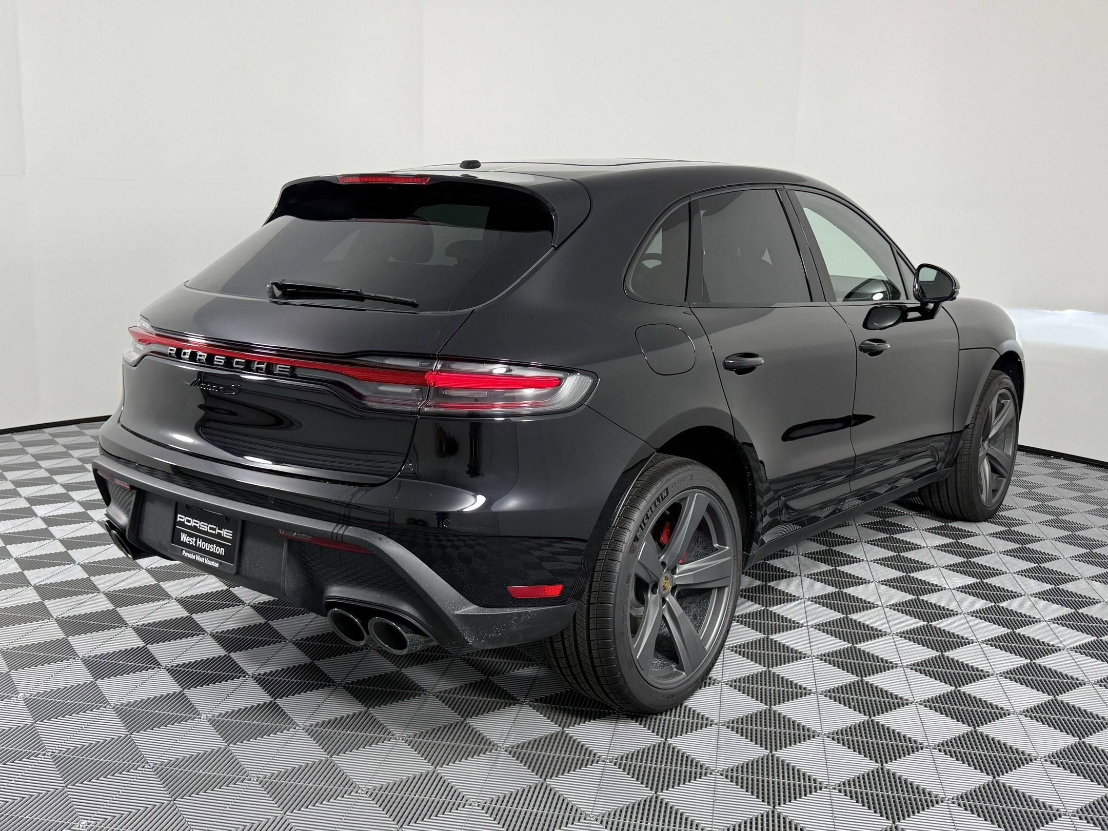 Certified 2026 Porsche Macan S AWD/4WD image 9