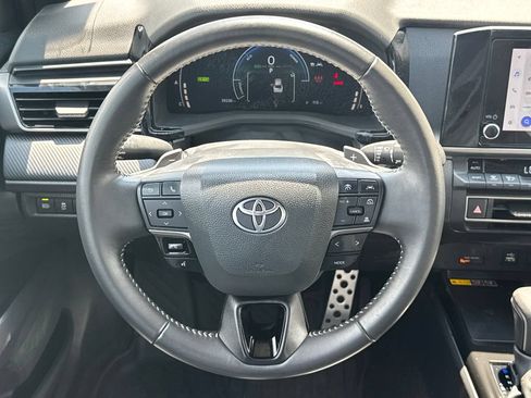 Used 2025 Toyota Camry SE FWD image 23