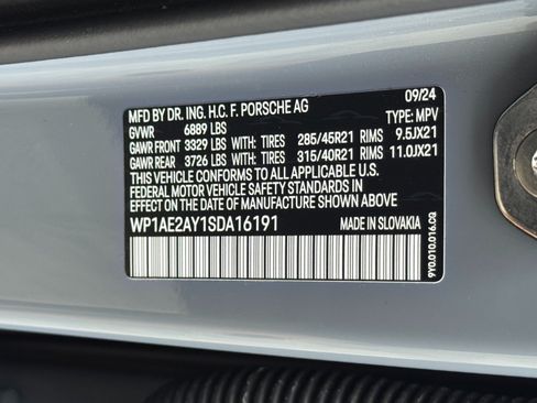 Used 2025 Porsche Cayenne E-Hybrid w/ Premium Package Plus AWD/4WD image 50