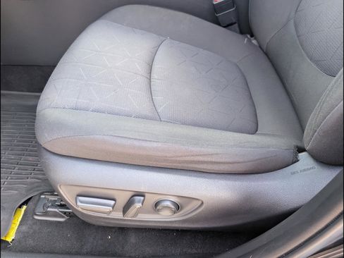 Used 2021 Toyota RAV4 XLE image 16