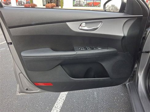 Used 2023 Kia Forte LXS w/ LXS Technology Package image 12
