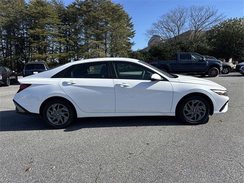 New 2026 Hyundai Elantra Blue image 8