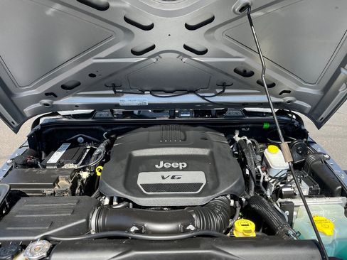 Used 2018 Jeep Wrangler Unlimited Sport S AWD/4WD image 34
