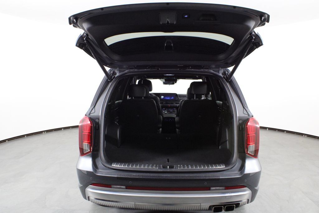 Certified 2024 Hyundai Palisade Calligraphy FWD image 17