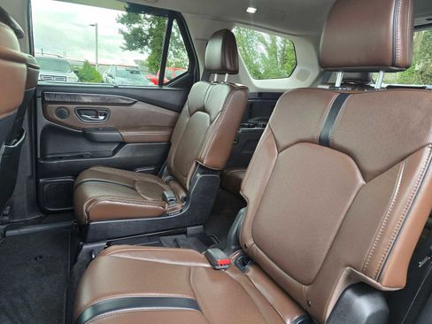 Used 2025 Honda Pilot Elite image 19
