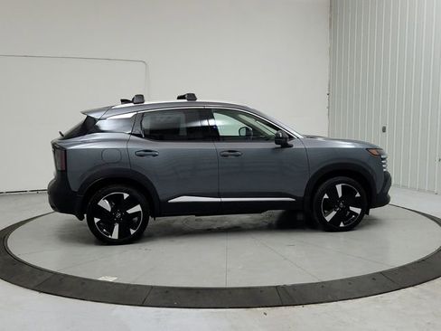 New 2026 Nissan Kicks SR image 8