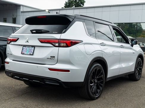 Used 2025 Mitsubishi Outlander SEL Black Edition image 6