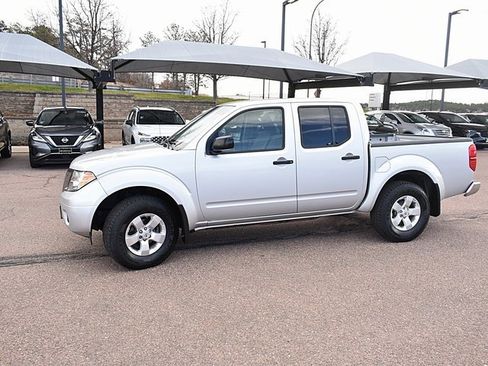 Used 2012 Nissan Frontier SV image 4