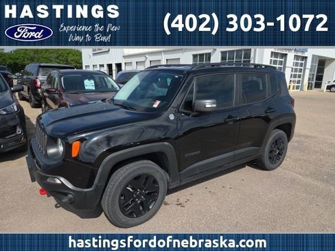 Used 2017 Jeep Renegade Trailhawk AWD/4WD image 1