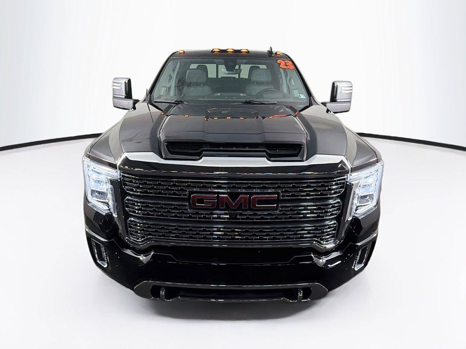Used 2023 GMC Sierra 3500 Denali w/ Technology Package AWD/4WD image 13