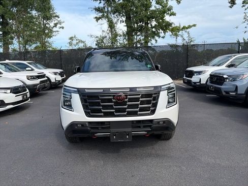 Used 2025 Nissan Armada PRO-4X AWD/4WD image 2