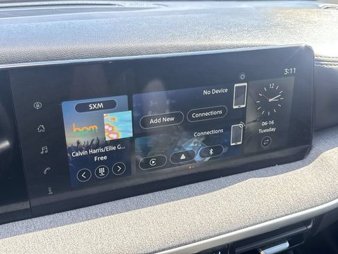 Certified 2025 Nissan Kicks SV AWD/4WD image 20