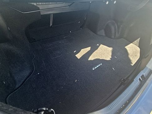 Used 2016 Toyota Camry LE image 10