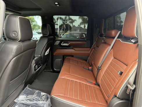 Used 2024 GMC Sierra 2500 Denali Ultimate image 25