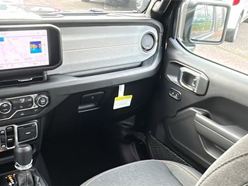 New 2026 Jeep Gladiator Sport image 22