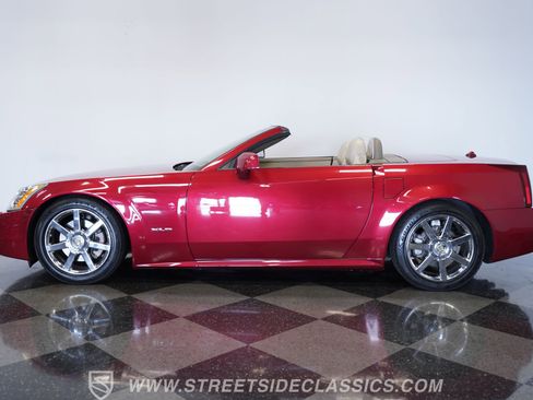 Used 2005 Cadillac XLR image 7