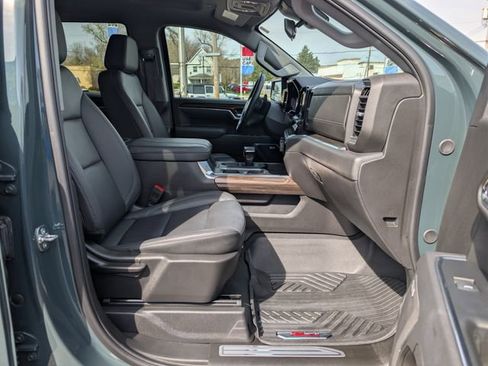 Used 2025 Chevrolet Silverado 1500 LT Trail Boss w/ Convenience Package II image 12