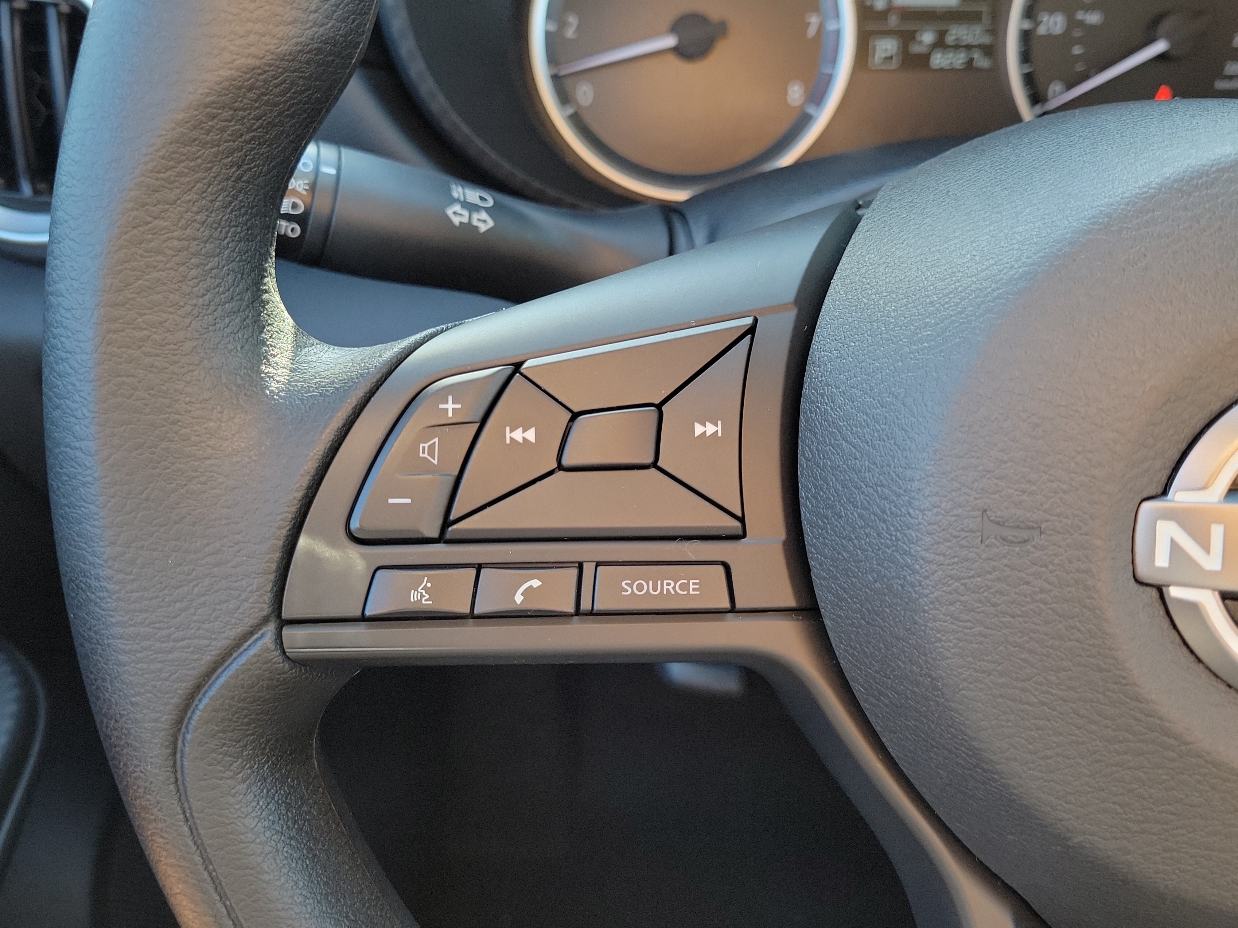 Used 2025 Nissan Versa S w/ Trunk Package FWD image 23