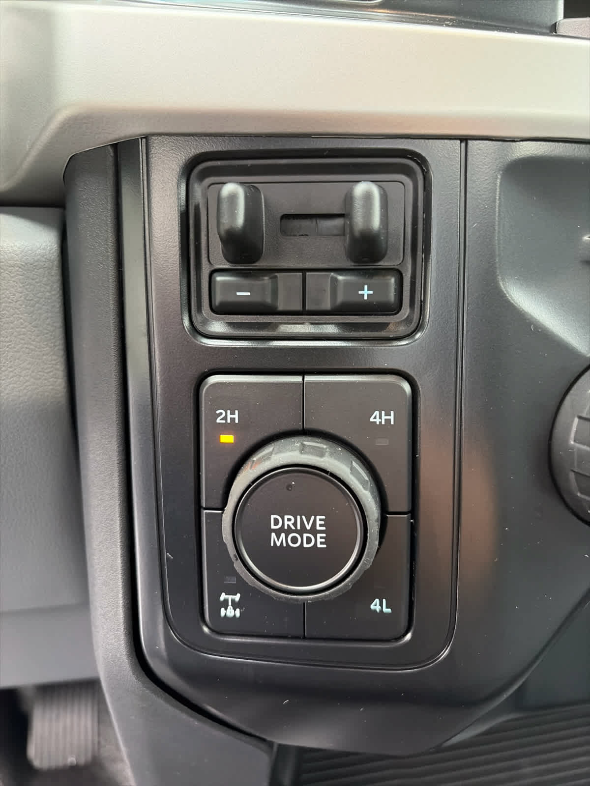 New 2026 Ford F250 XLT w/ FX4 Off-Road Package AWD/4WD image 26